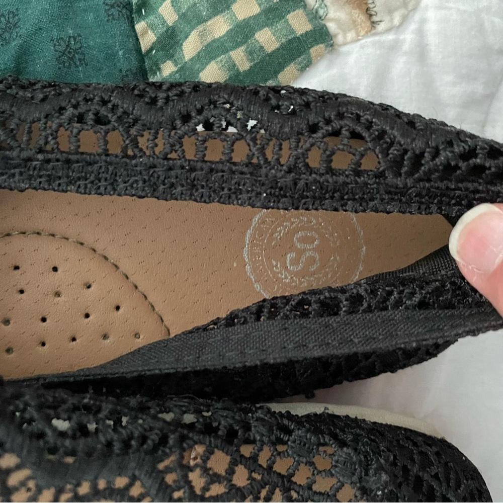 So Size 9 Shoes​ Lacy Black Flats - Picture 3 of 4